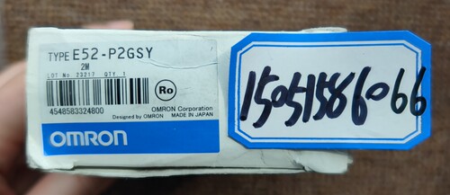 OMRON欧姆龙温度传感器E52-P2GSY全新正品原包装，库存仅1个