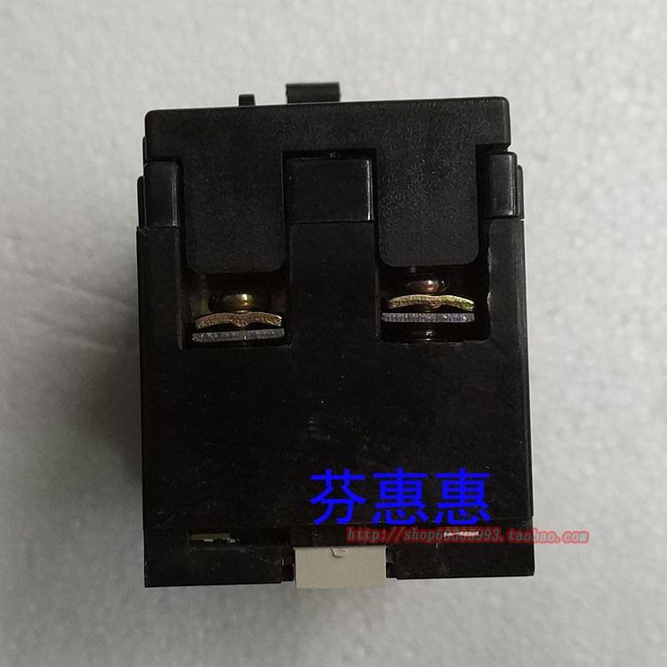 上海第三开关制造有限公司DZ118-63  63A AC2O20V黑色老式开关40A