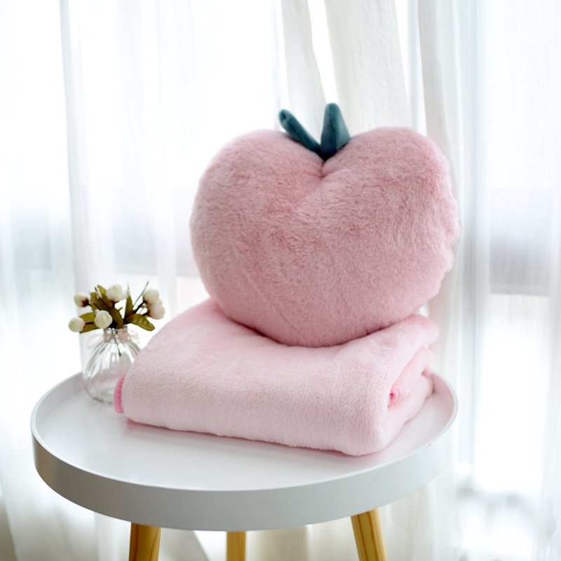 仿兔毛蜜桃d子粉色暖手抱枕少女心午休珊瑚绒毛毯二合一两用靠枕