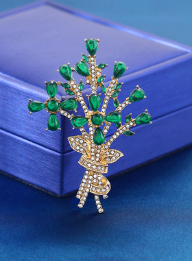 高级感轻奢绿色植物树叶胸针女高档水晶别针西装外套配饰镶钻胸花
