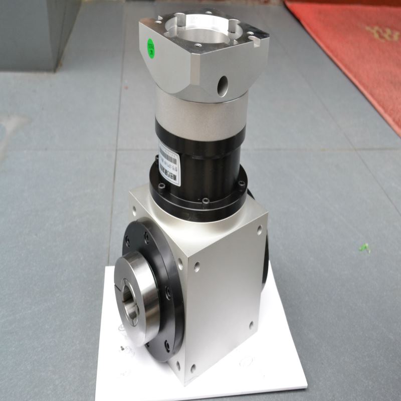 AT140 转角箱T型换向器螺旋伞齿减速机可按要求订做