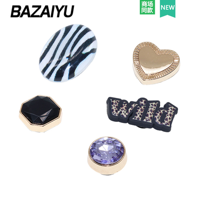 洞洞鞋扣配件智必星金属爱心钻石