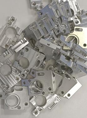 NPM16头角度马达支架右N210119186ACN610161629AA