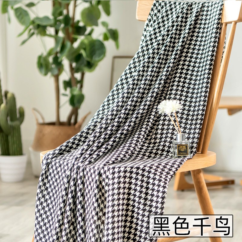现货速发夏季人造棉印花棉绸布料花布棉布夏季裙子连衣裙娃衣裤子