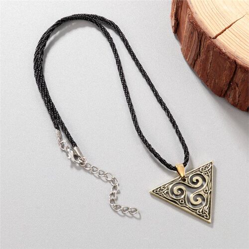 极速Kinitial Retro Spiral Triskele NecIklace Geometric Trian