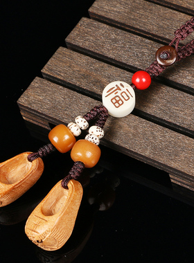 极速桃木b雕刻虎头鞋汽车钥匙扣挂件男女本命年随身包挂饰品