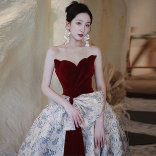 极速酒红色敬酒j服新娘冬季 轻奢赫本风订婚裙抹胸婚纱晚礼服 法式