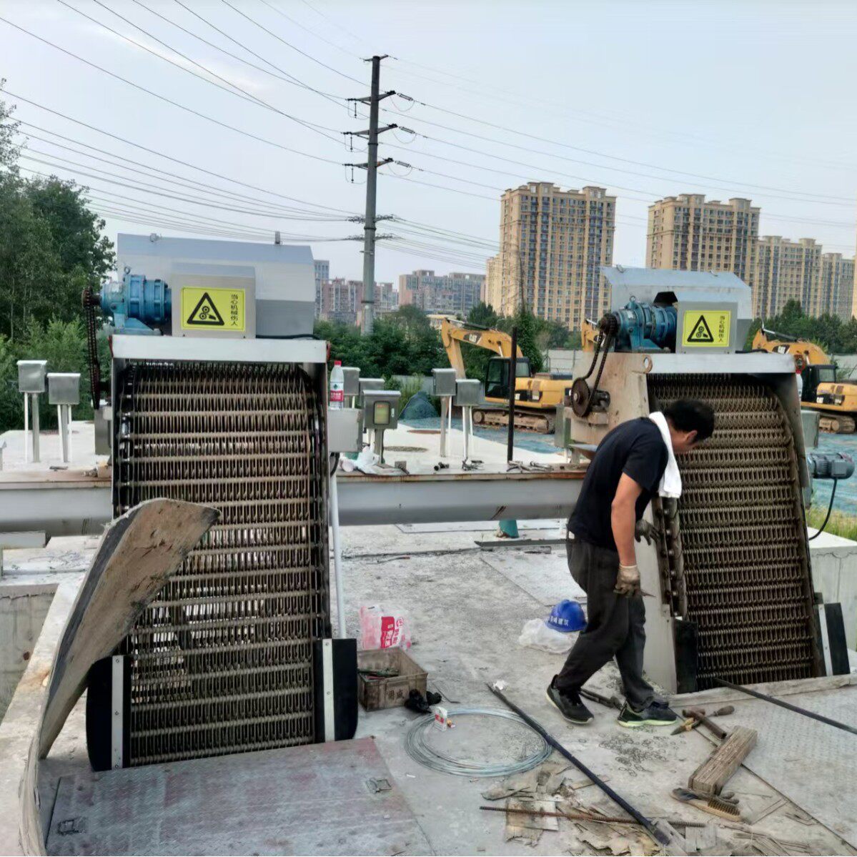 格栅过滤器内进流式格栅清污机工业废水处理针对性强登升