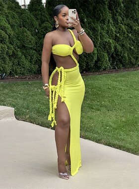 2024夏季新品气质甜辣纯色斜领露肩抽绳不规则镂空高开叉连衣裙