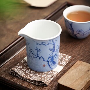 手绘青釉梅花直筒公道杯陶瓷功夫茶具茶海公道杯定制单个分茶器