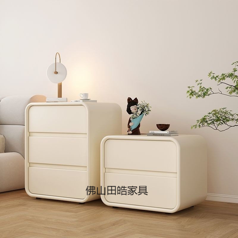 奶油风实木三层抽床头柜