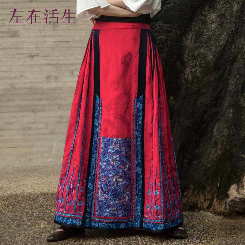 生活在左林栖马面裙时装周同款绣花新中式新年国风红色半身裙女