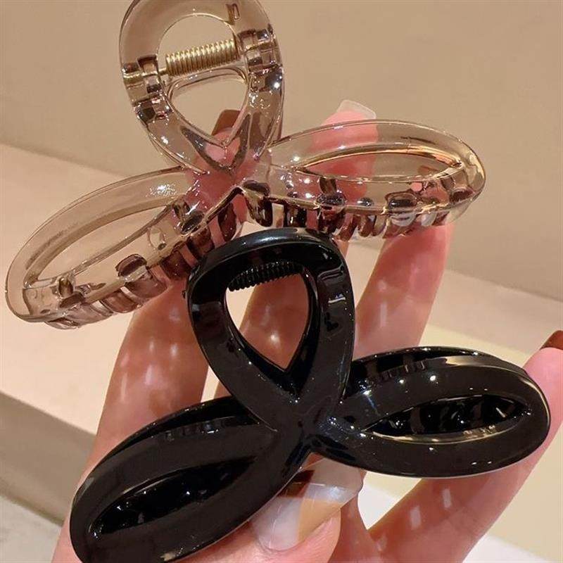 秋冬简约设计感中号8字发夹发饰蝴蝶结冰透纯色后脑勺鲨鱼夹抓夹