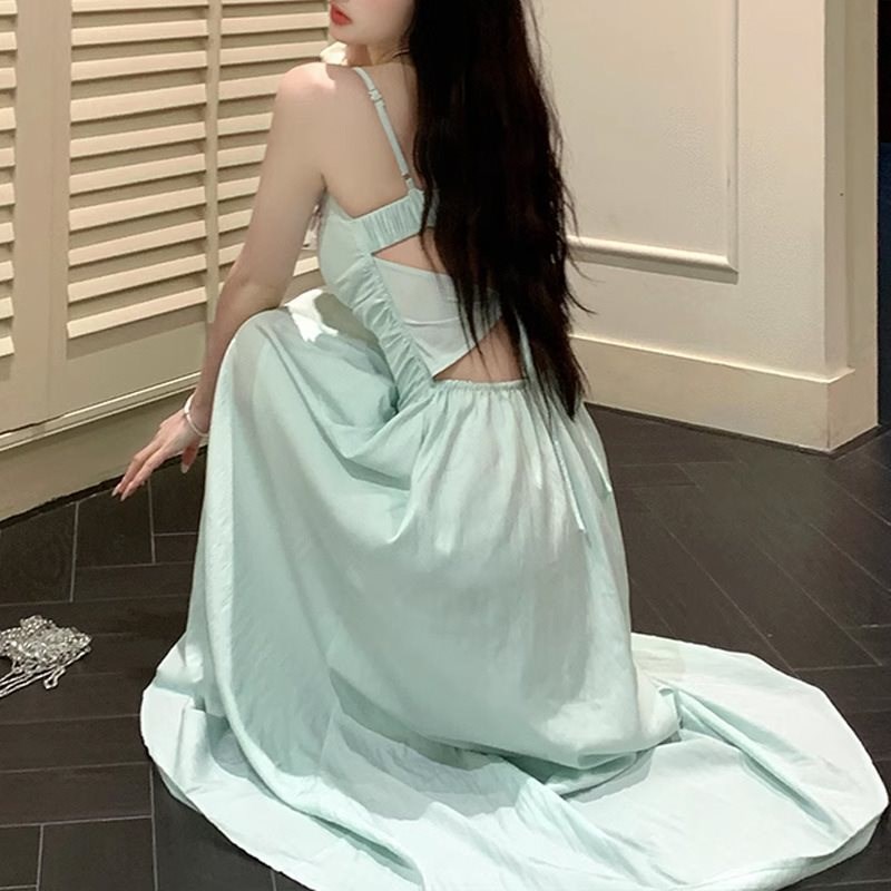 速发海边度假露沙连衣裙春夏无滩薄荷曼波绿色法式吊带长裙2025背