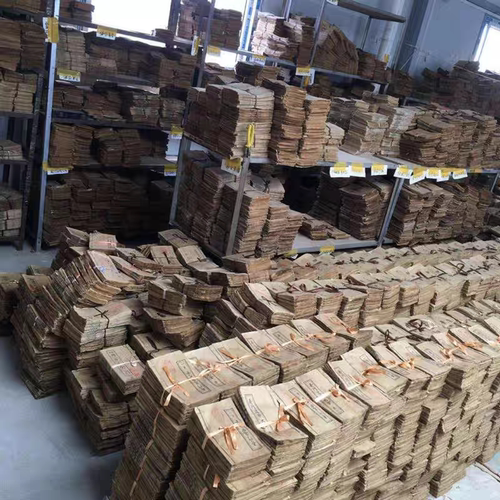 复古收藏推荐 好物多多分享，有的有年代久远，有些受损看好在拍