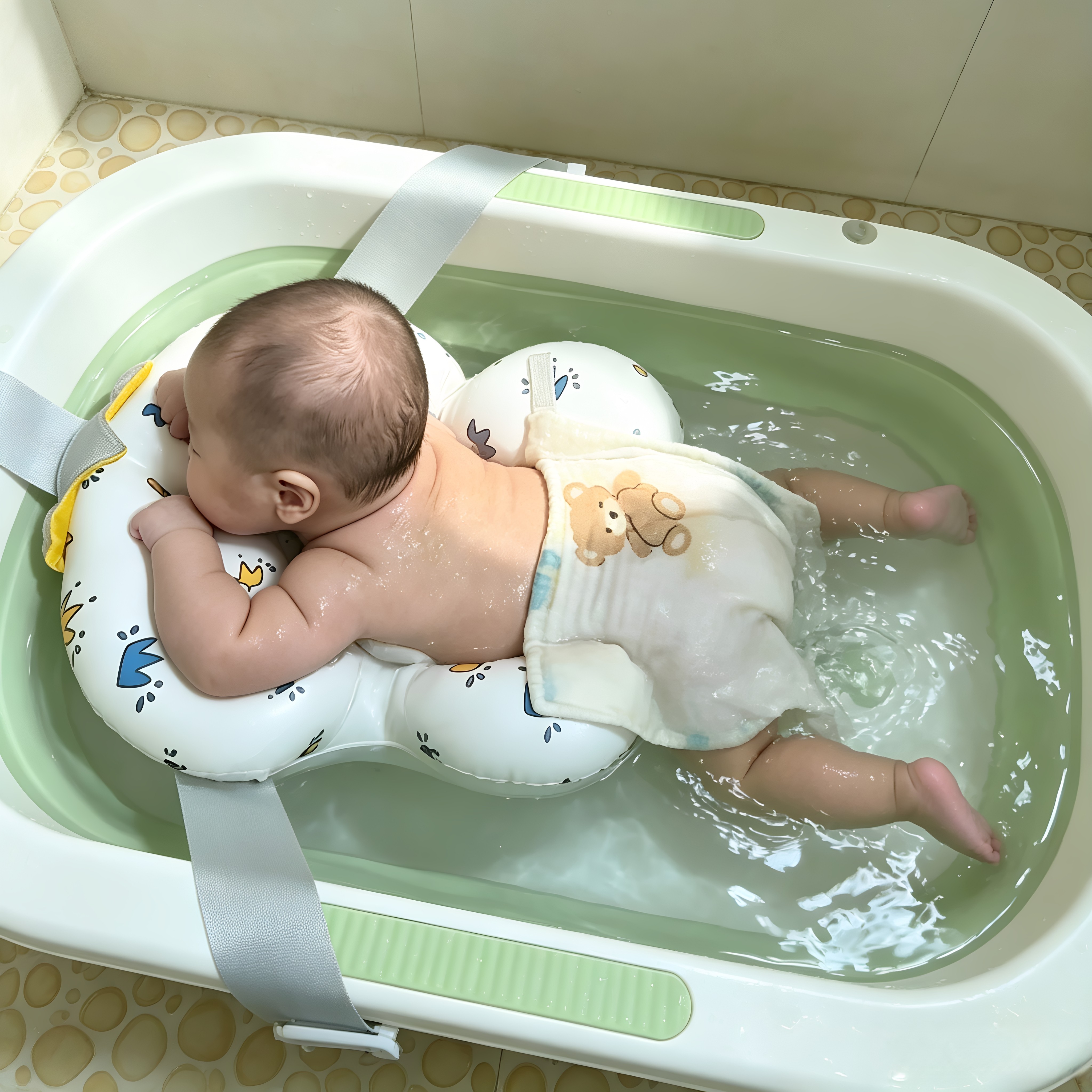 小月龄宝宝洗澡悬浮垫新生婴幼儿玩水游泳浴垫趴睡漂浮浴盆躺托垫