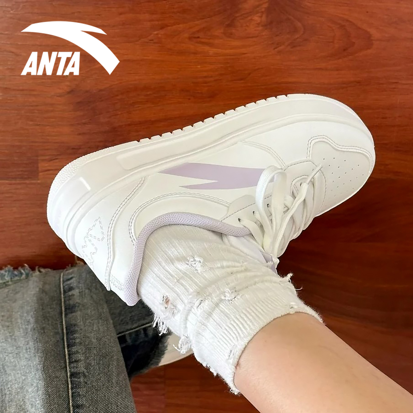 安踏女鞋轻松板鞋低帮小白鞋