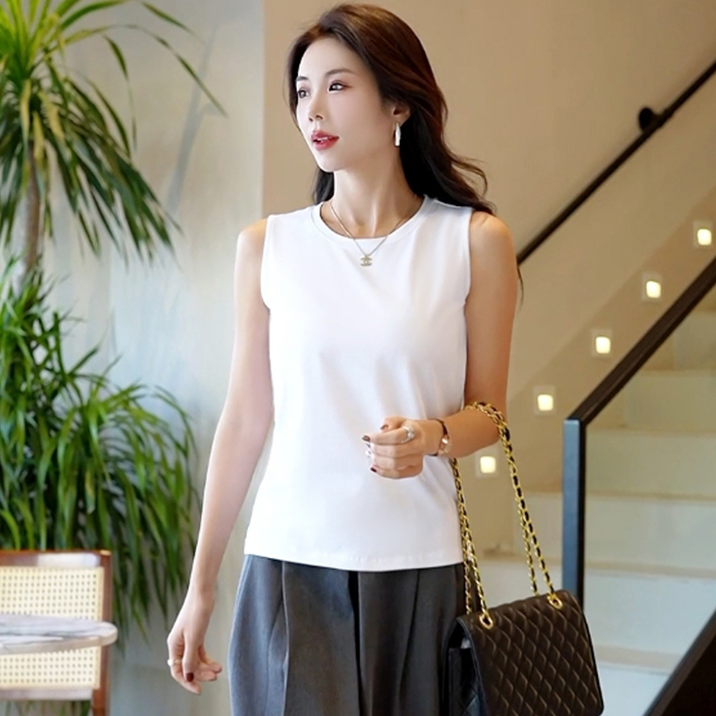 白色圆领直筒吊带背心打底衫上衣