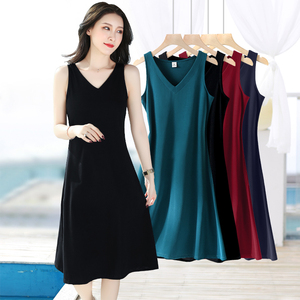 黑色大码吊带连衣裙胖mm显瘦遮肚子打底背心长裙2025春夏v领a字裙