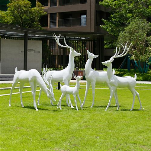 仿铜鹿雕塑户外庭院花园装饰景观园林大型抽象落地草坪公园玻璃钢