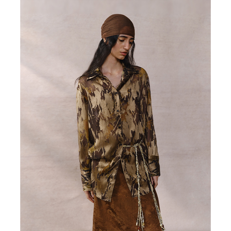 人丝抓皱烧花防晒衬衫