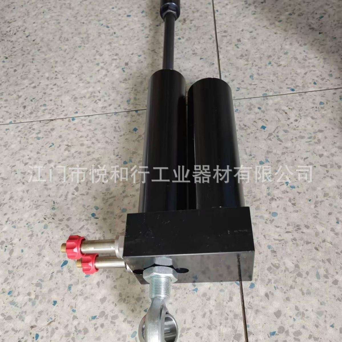 VR游艺设备护杠锁紧装置，液压锁紧系统，沉浸式游乐设备锁紧油缸