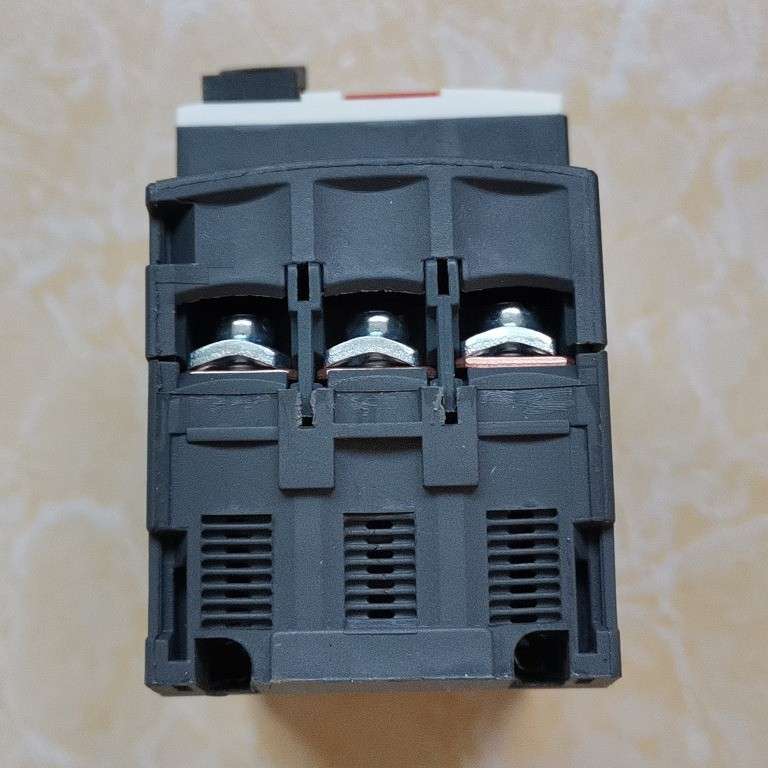 现货供应全新热卖电机保护断路器GV2-PM32C