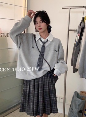 【奶思家NICE STUDIO】2025秋季新款学院风刺绣宽松拼接卫衣08705