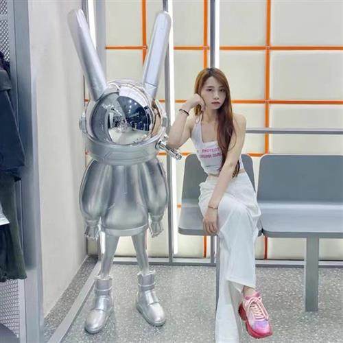 玻璃钢潮玩星际兔大摆件太空兔雕塑工业风酒吧网红打卡装饰,家居饰品,装饰摆件,淘宝优惠券,粉丝福利购,淘宝优惠卷