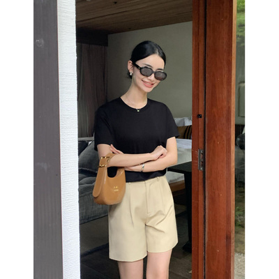 圆领短袖T恤领口拼缝双明线绗线