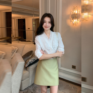 Lin 女松弛设计感小众长袖 法式 白色木耳边V领衬衫 衬衣 小资 Maven