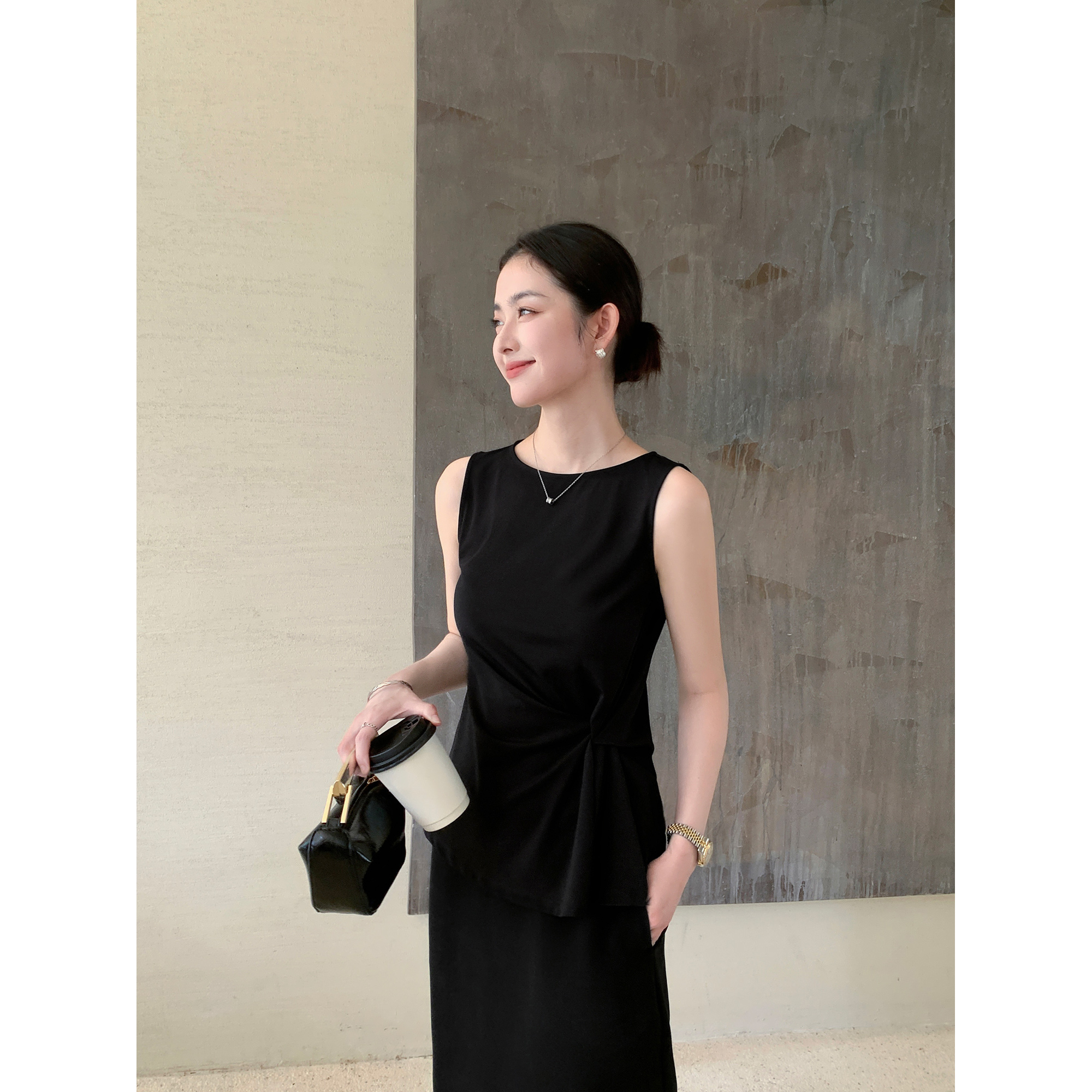 Maven Lin 高智衣橱|扭结设计感收腰背心女简约优雅通勤无袖上衣