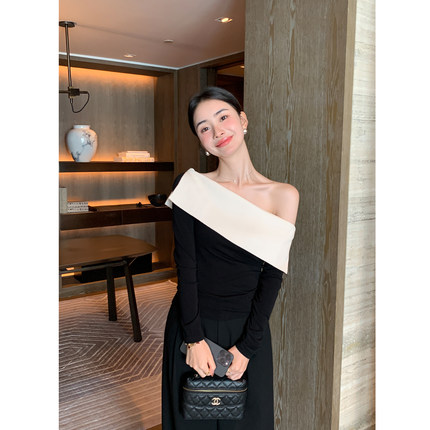 Maven Lin 莫尔周刊 黑白拼色露肩上衣女一字领气质修身长袖T恤