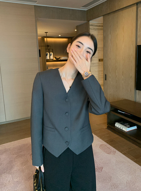 Maven Lin 黑色V领短款西装外套女2025秋冬新款设计感小众西服