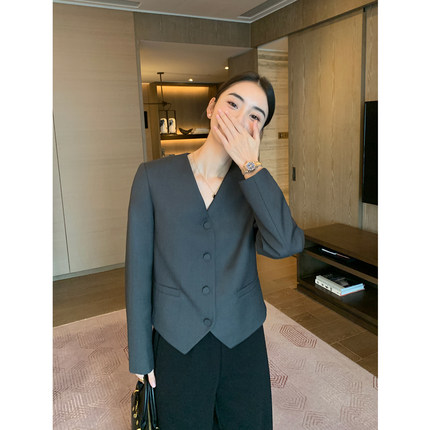 Maven Lin 黑色V领短款西装外套女2025秋冬新款设计感小众西服