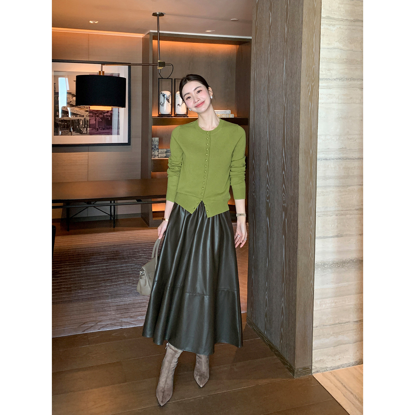 Maven Lin 复古静奢 质感高腰PU皮裙半身裙女通勤宽松a字中长伞裙