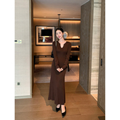 Lin 时髦之选 咖色V领长袖 Maven 针织连衣裙女修身 优雅打底鱼尾裙