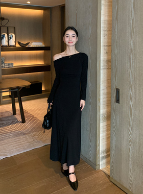 Maven Lin 黑色气质一字肩连衣裙女秋冬长袖斜肩设计感打底长裙
