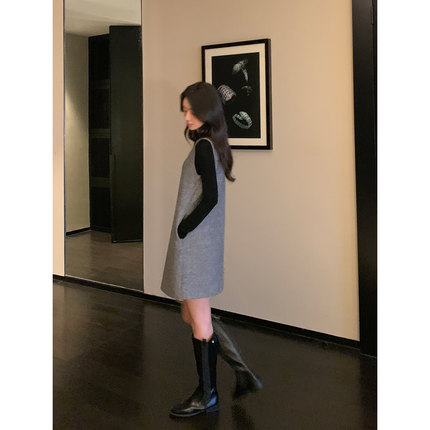 Maven Lin 极简短款毛呢连衣裙2025秋冬新款呢子背心裙a字短裙子