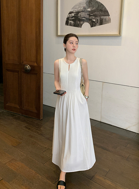 Maven Lin 奢美高级感无袖连衣裙女圆领小V开口收腰气质白色长裙