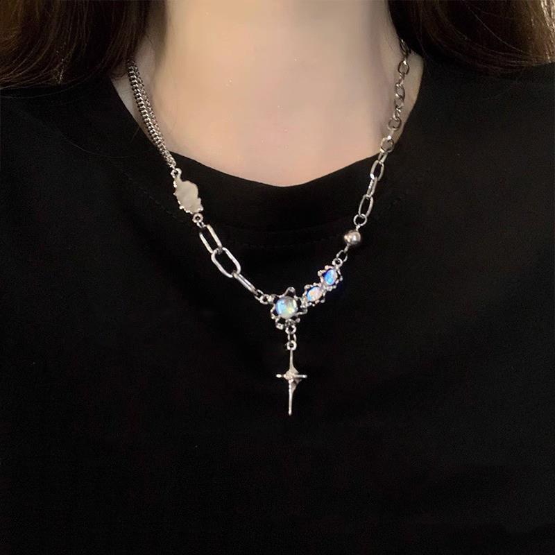 MaisonCleo「精致美物」十字架欧泊石甜酷轻奢毛衣链卫衣锁骨链女