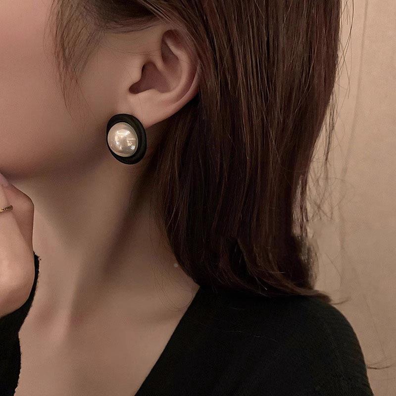 MaisonCleo黑色小香耳钉珍珠耳环2025新款小众设计感赫本风复古耳