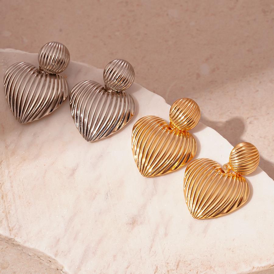 MaisonCleo欧美重工金属感纹理爱心银针耳环时尚简约高级感气质几