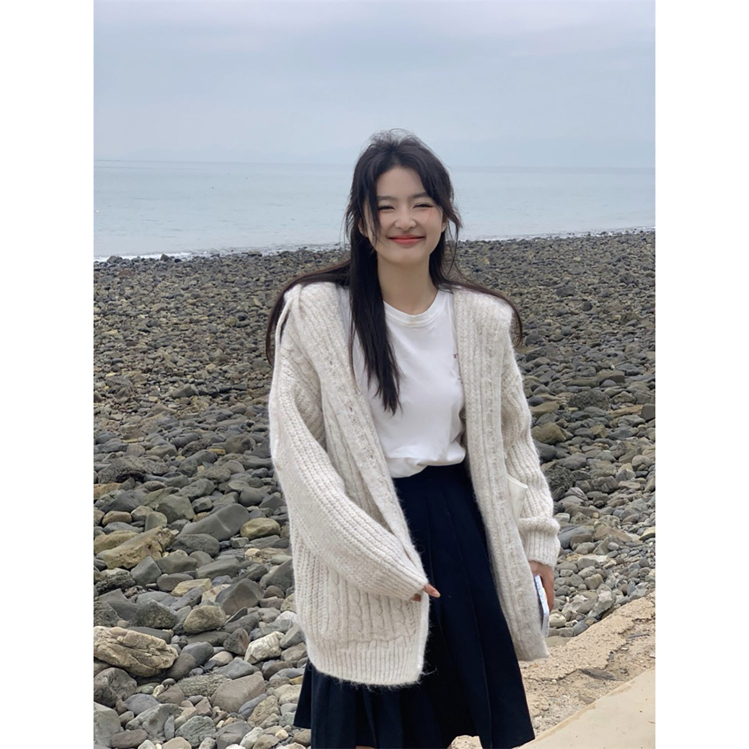 糯糯厚乳纯色连帽针织开衫