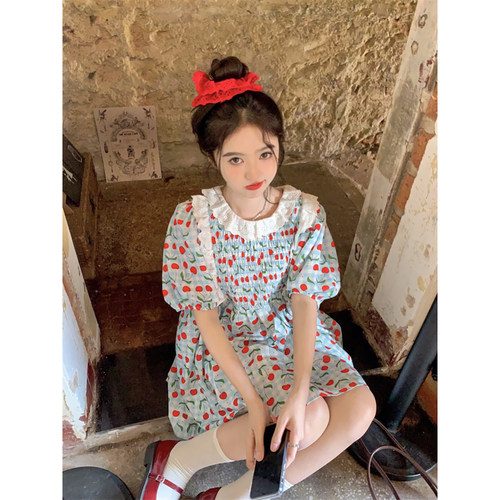 范雯雯樱桃果酒 泡泡袖碎花连衣裙女夏季甜美可爱蕾丝高腰a字裙子