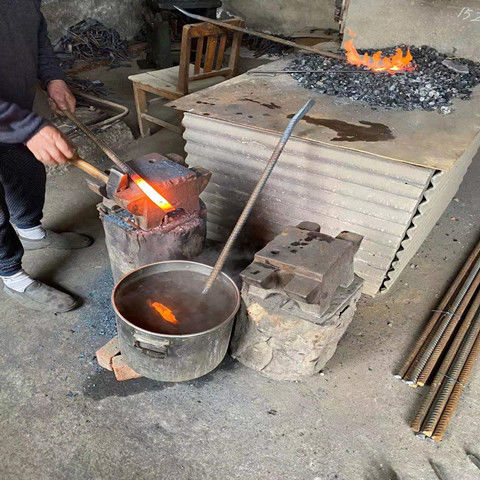 极速手工铸造螺纹钢木工拆模小撬棍特种钢扁头钢筋撬杠长撬棒木模