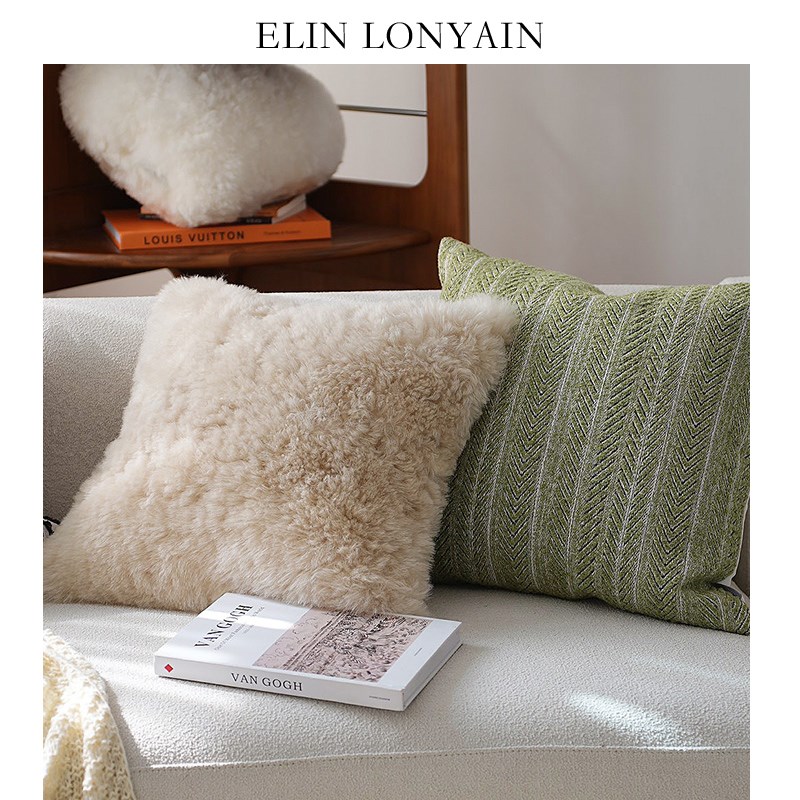 珑衍家居轻奢米色羊剪毛皮草靠垫抱枕样板酒店房家用客厅沙发方枕