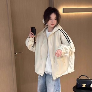 冲锋衣潮 设计感宽松时尚 韩系连帽条纹休闲短款 外套女秋冬外穿新款