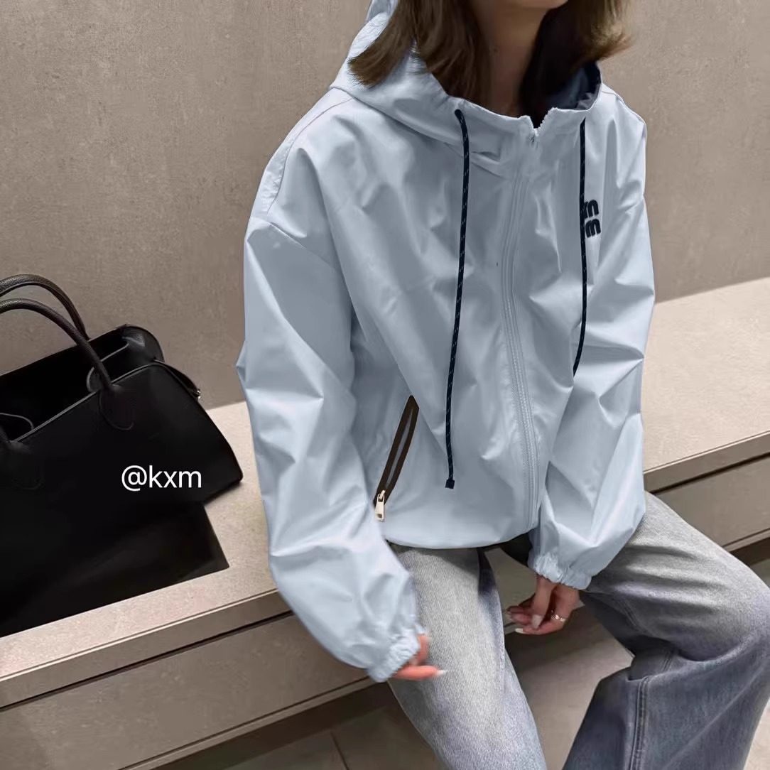 时尚连帽防晒冲锋衣外套女2025年春秋新款小个子休闲抽绳百搭夹克,女装/女士精品,短外套,淘宝优惠券,粉丝福利购,淘宝优惠卷