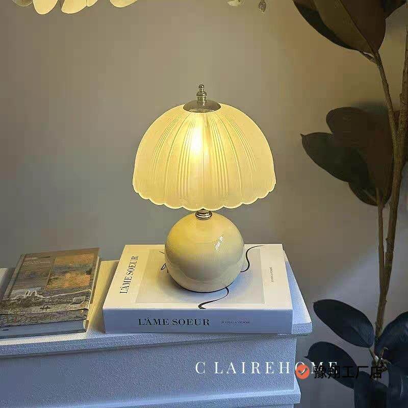 水母网红卧室床头台灯北欧中古浪漫田园奶油风氛围小夜灯黄光五瓦